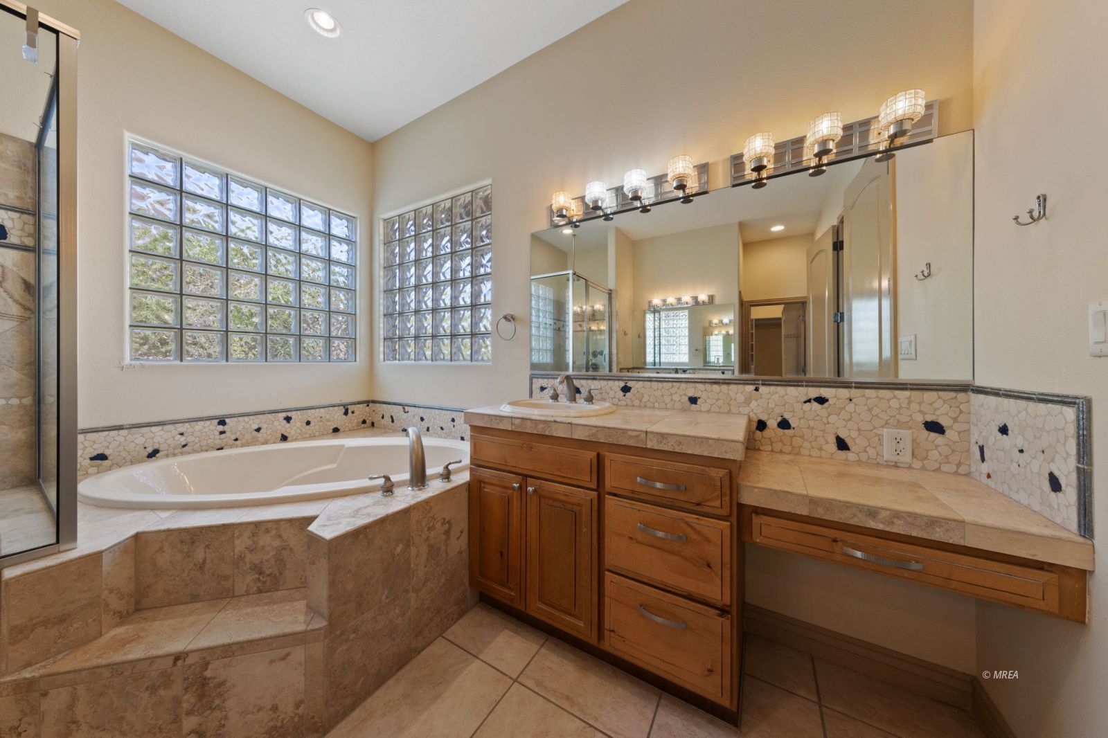 403  Crystal Canyon Dr