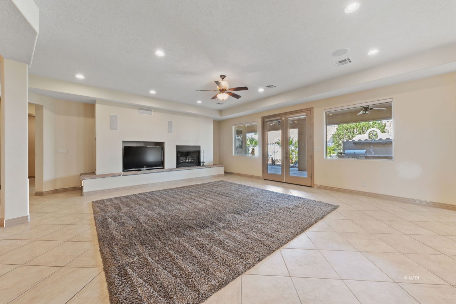 403  Crystal Canyon Dr
