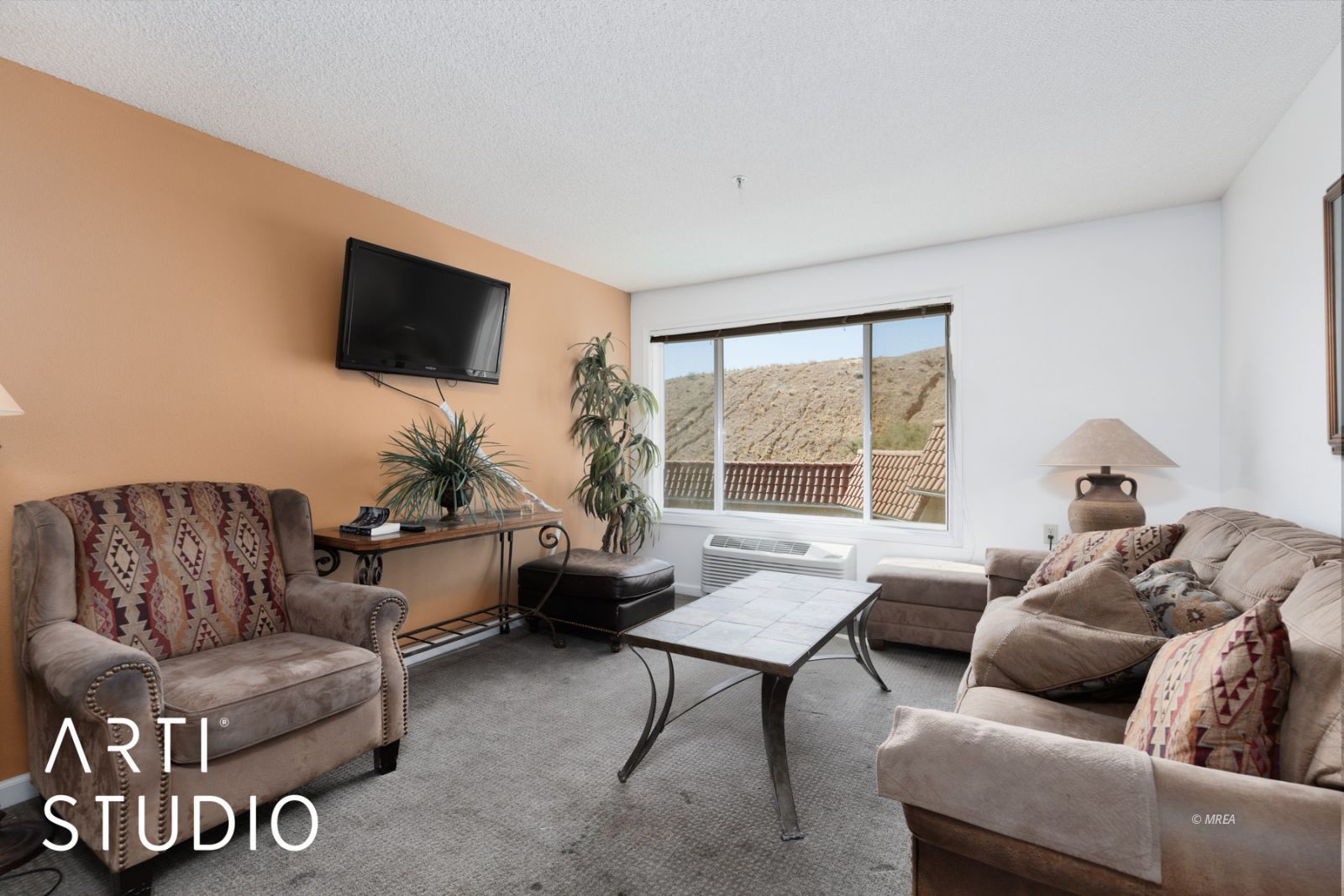 555  Highland Dr #211