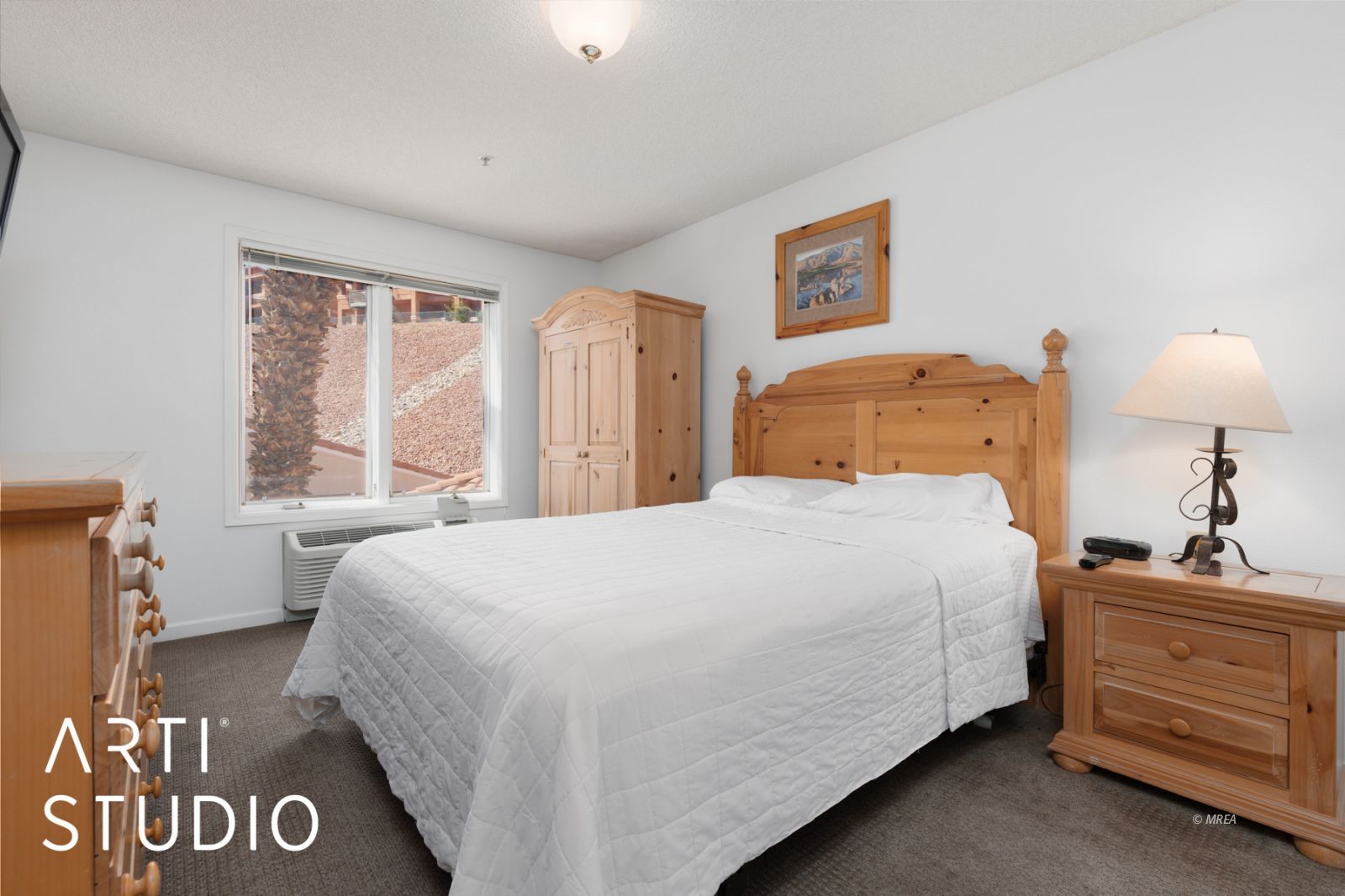 555  Highland Dr #211