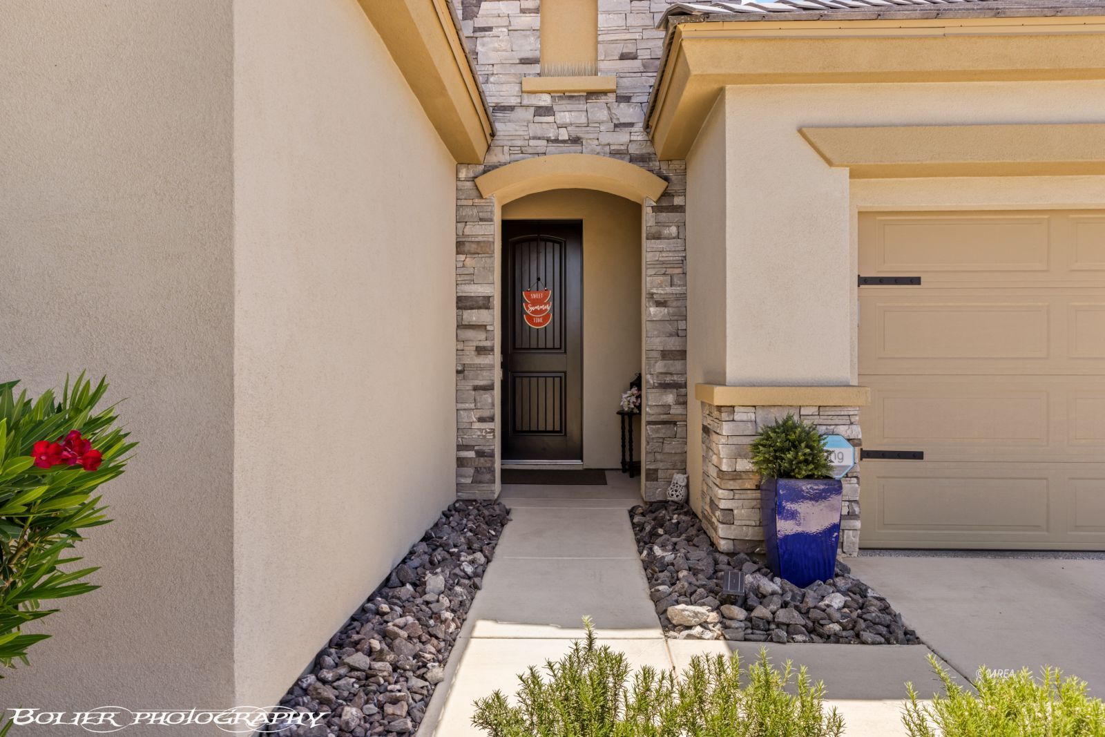 472  Paradise Valley Hts 