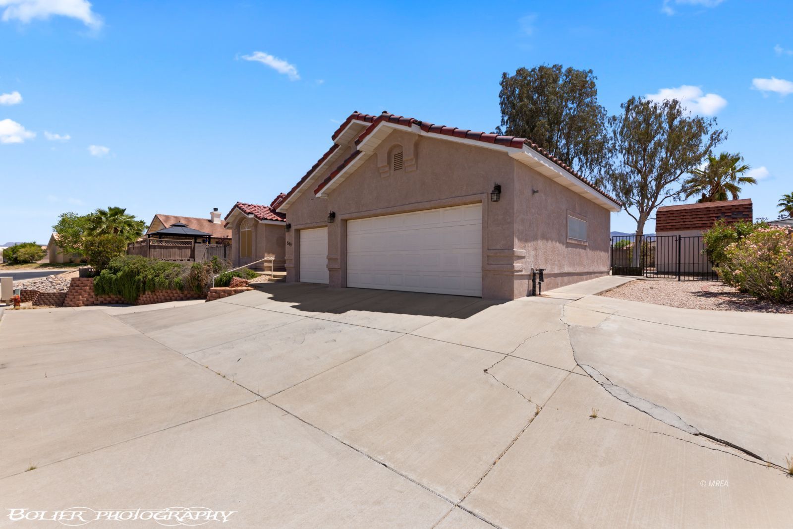 648  Valley View Dr