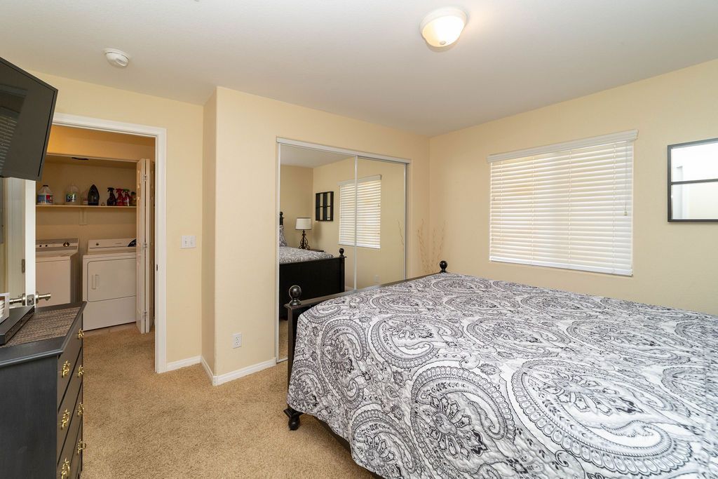 890  Kitty Hawk Dr #224