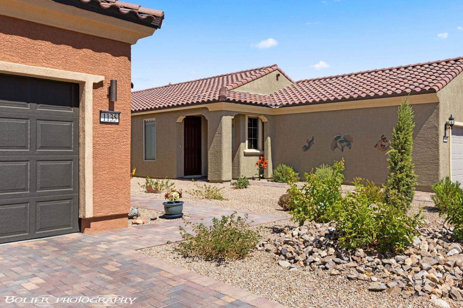 1135  Crestline Lane 