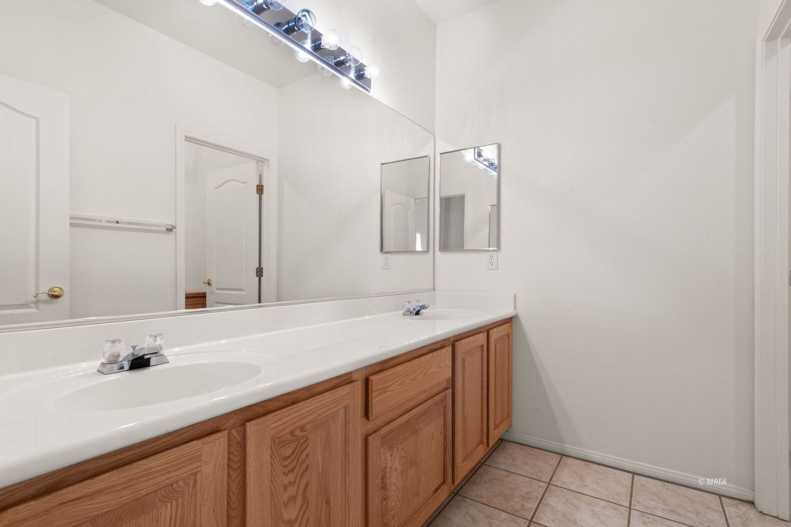 1254  Augusta Hills St