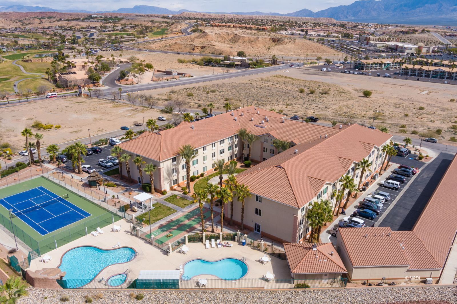 555  Highland Dr  #207