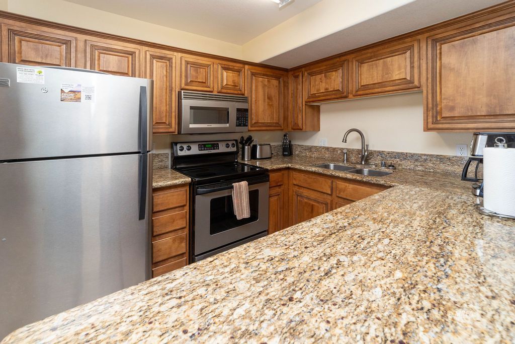 890  Kitty Hawk Dr #224