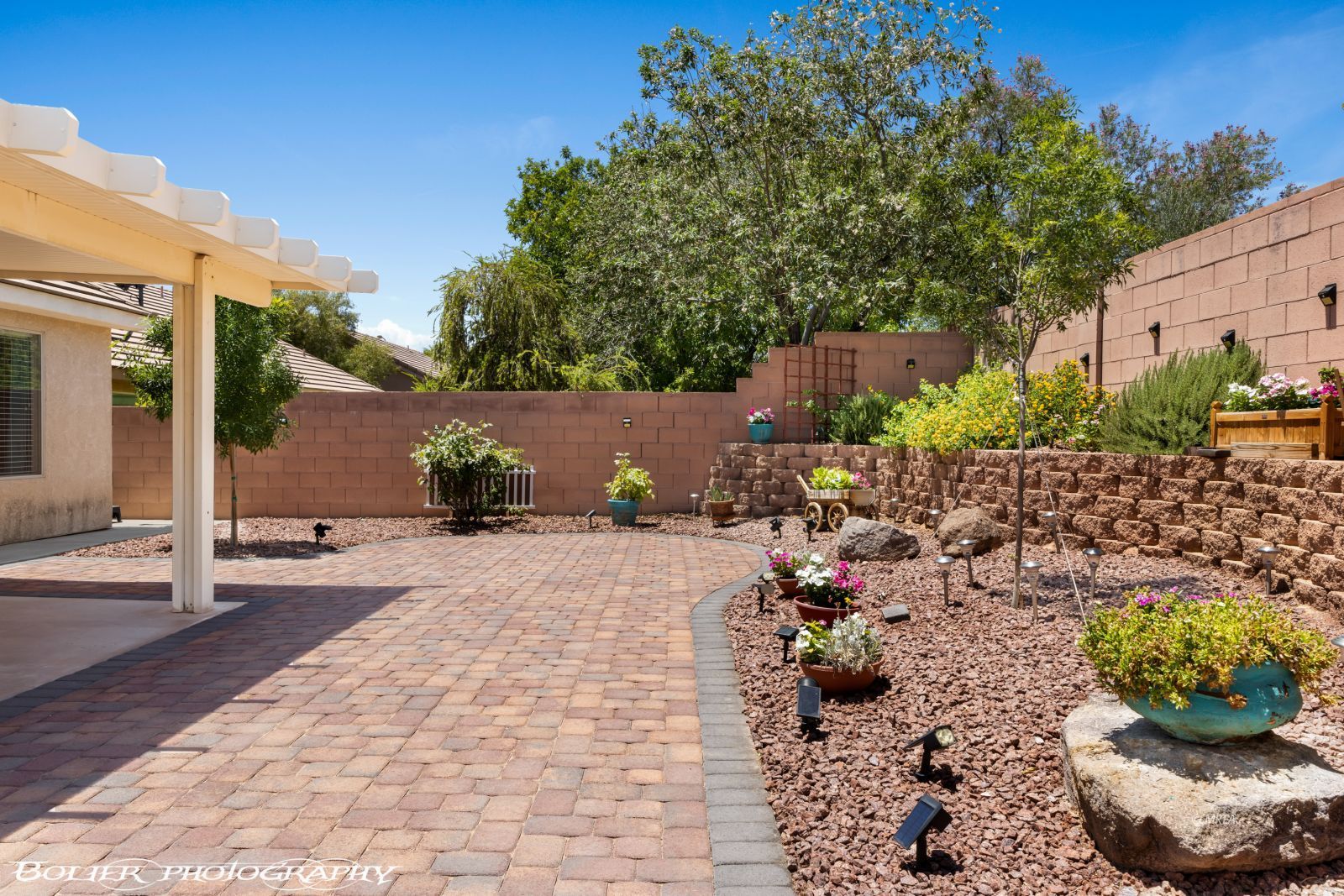 871  Falcon Glenn Dr