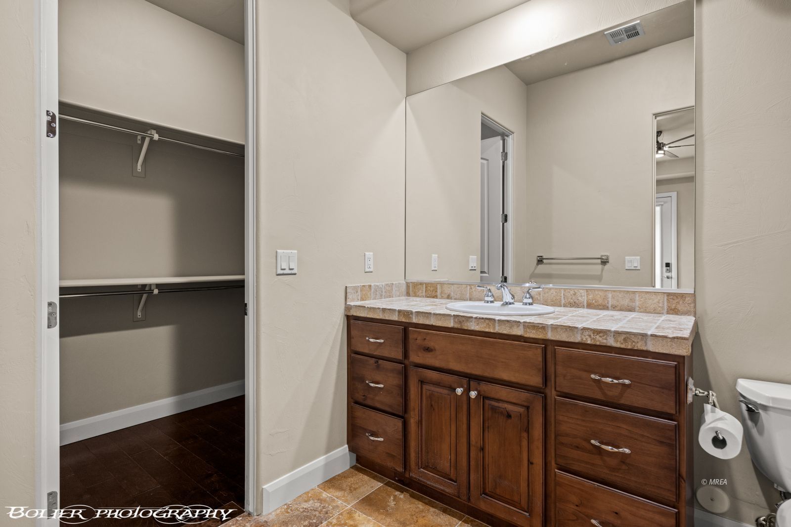 1111  Falcon Nest Ct