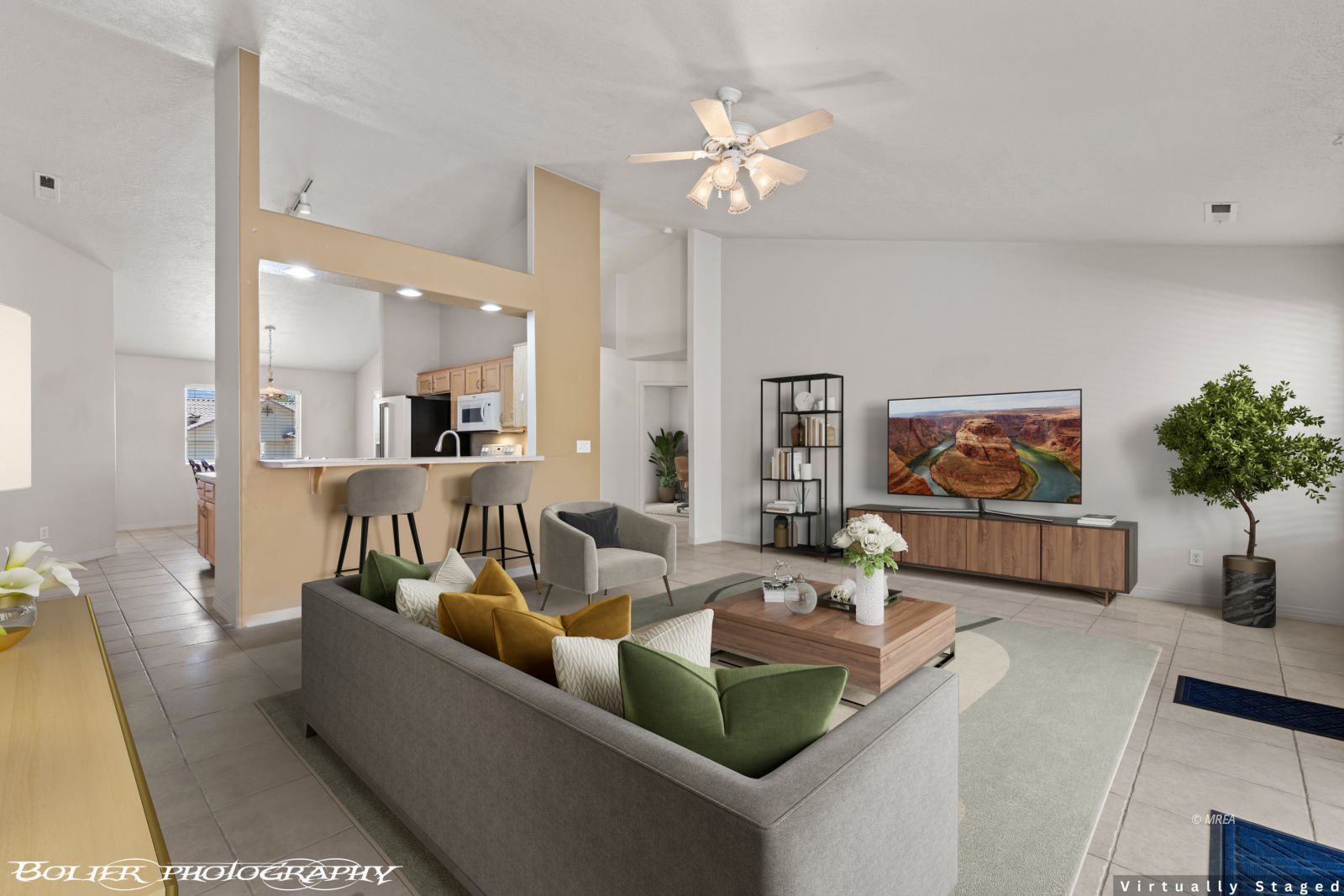 871  Falcon Glenn Dr