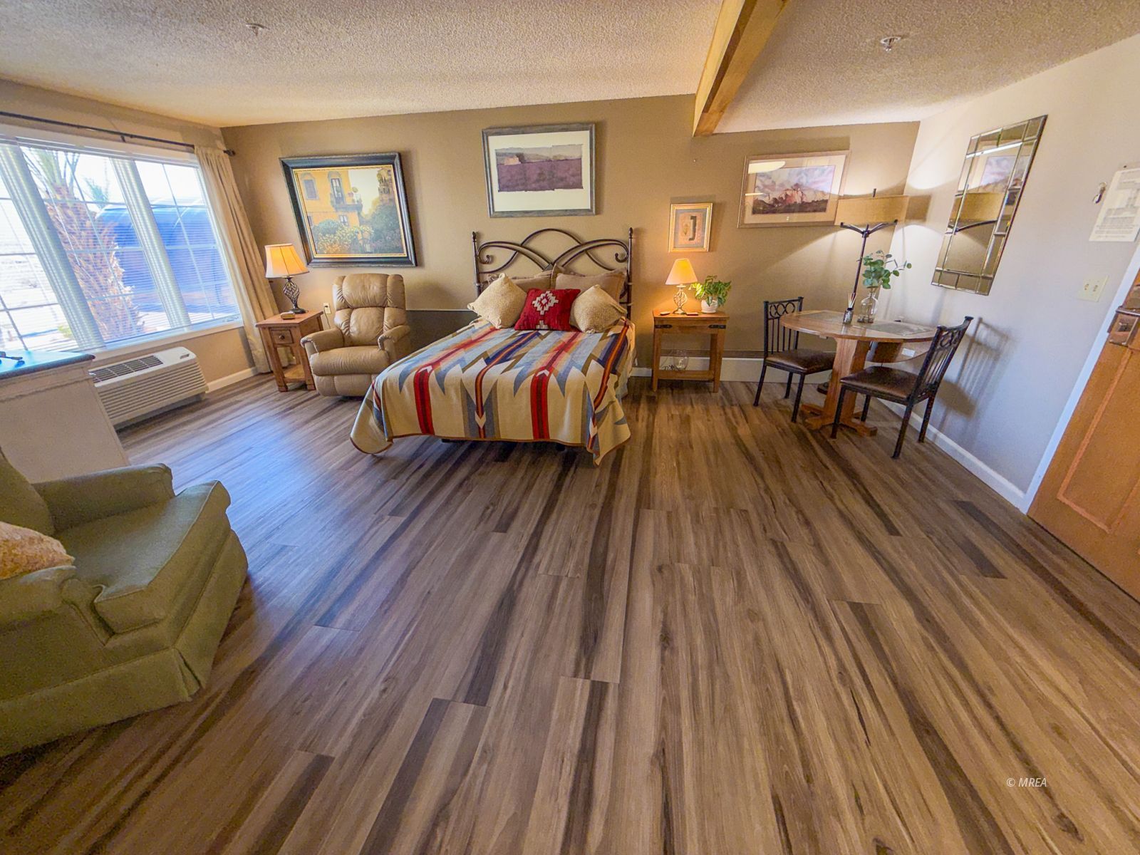 555  Highland Dr #219