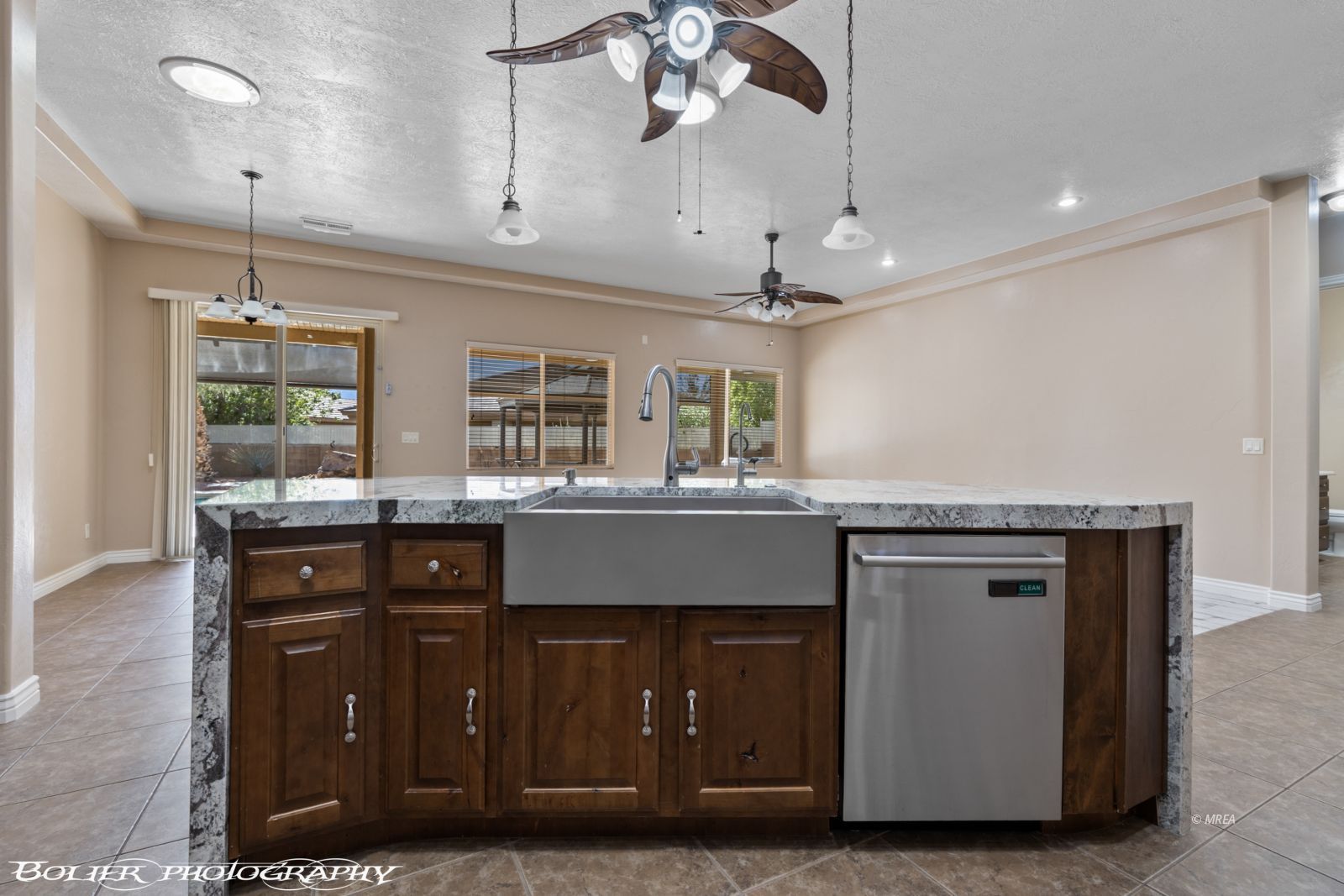 420  Sublimity Crest 