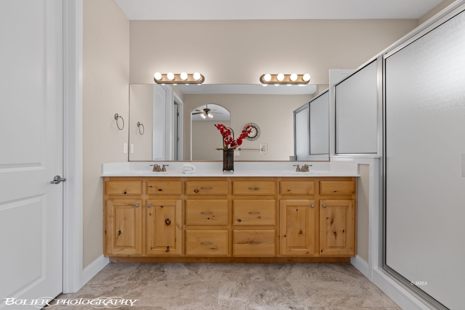 454  Highland View Ct