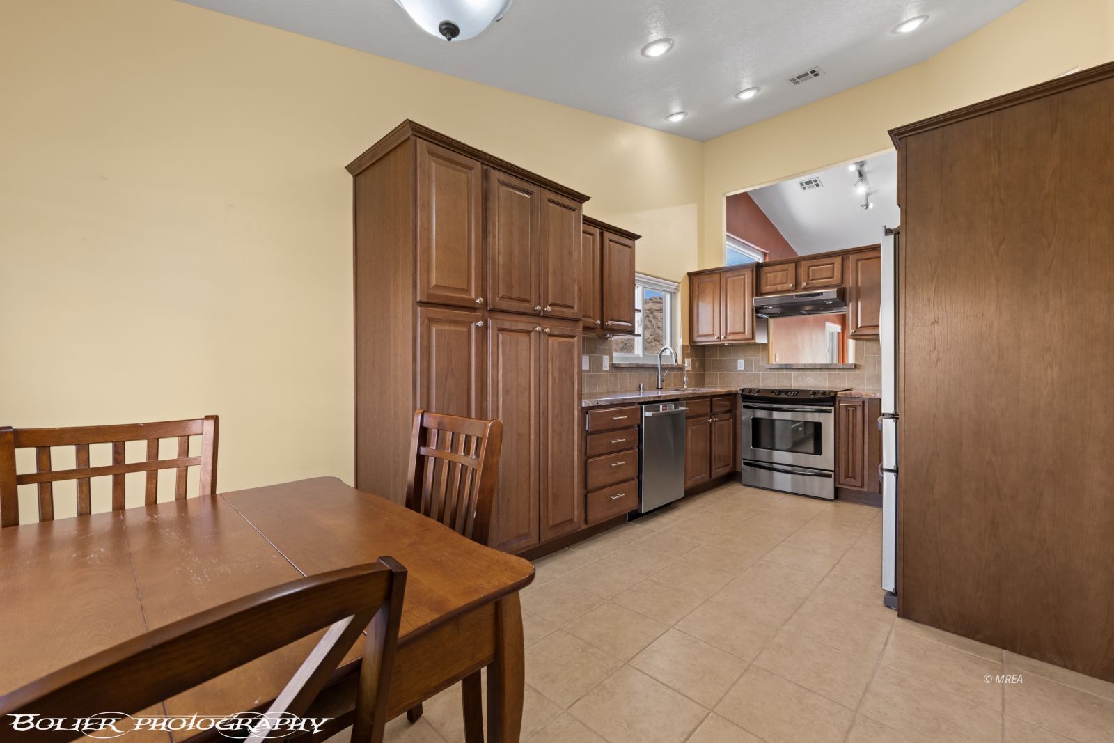 998  Opal St