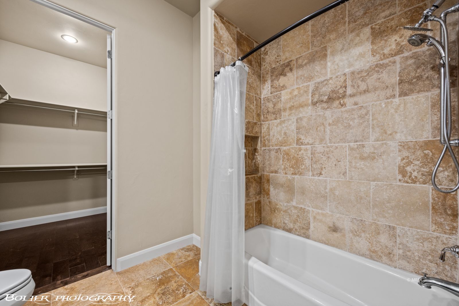 1111  Falcon Nest Ct