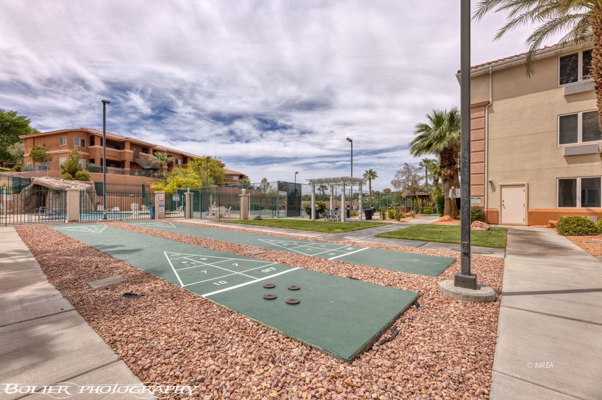 555  Highland Dr #109