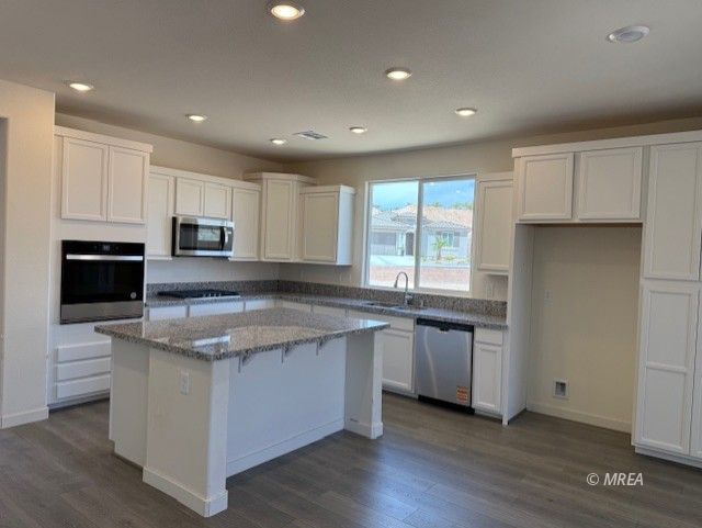 1360  Montrose Crest 