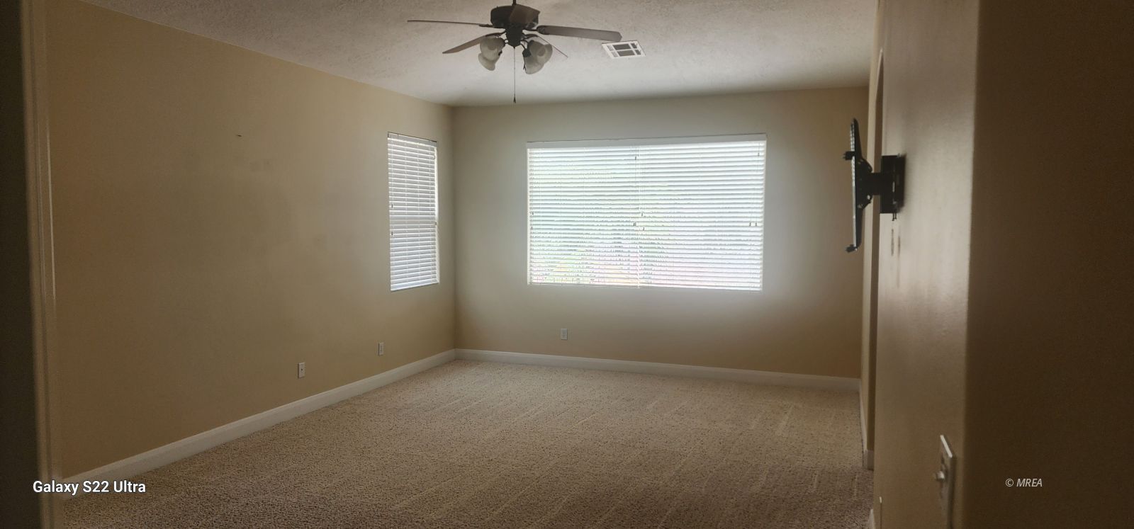 448  Highland View Ct