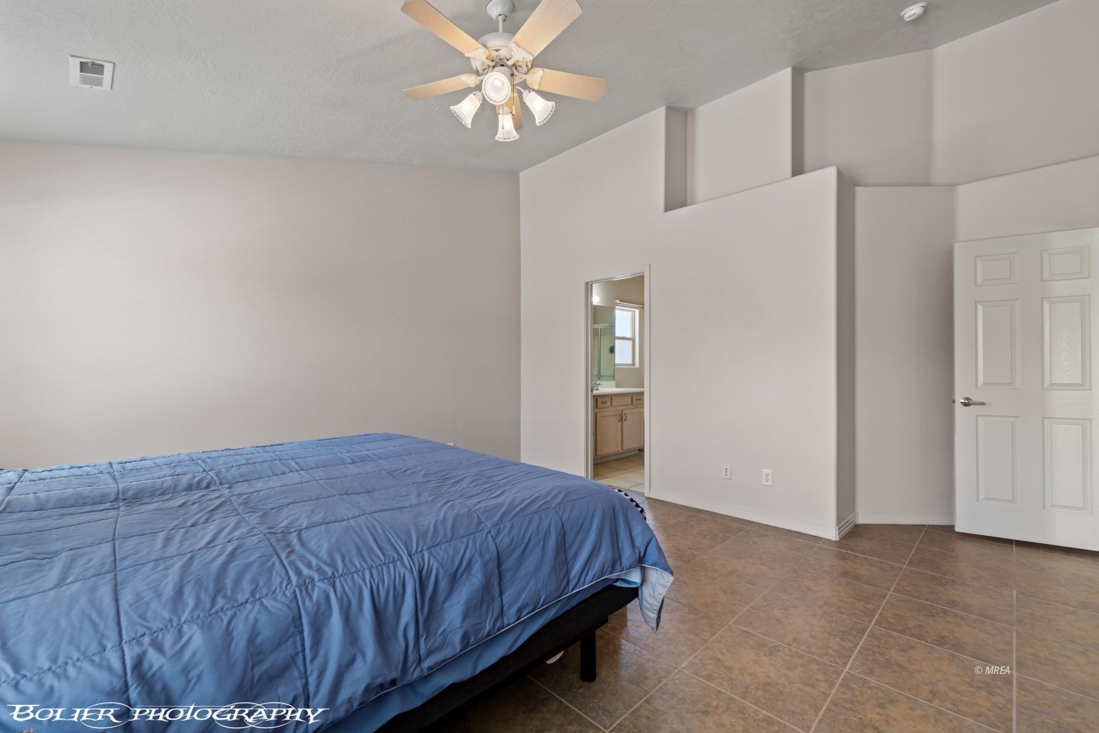 871  Falcon Glenn Dr