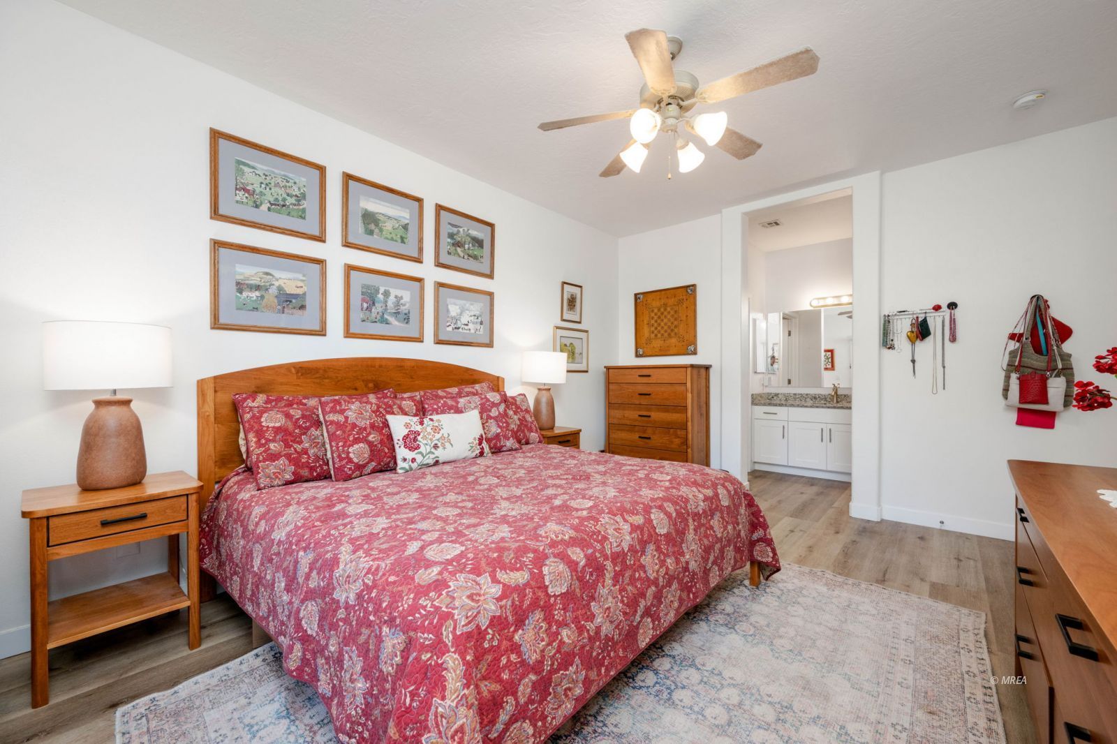 470  Turtle Back Rd #9B