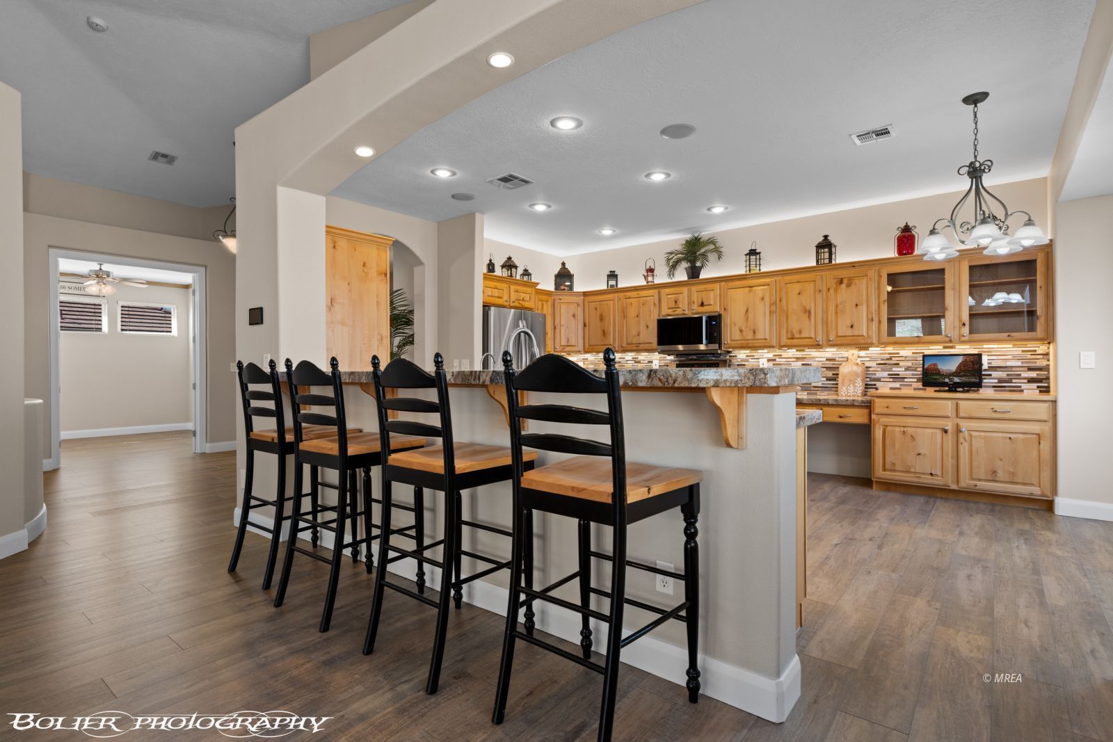 454  Highland View Ct