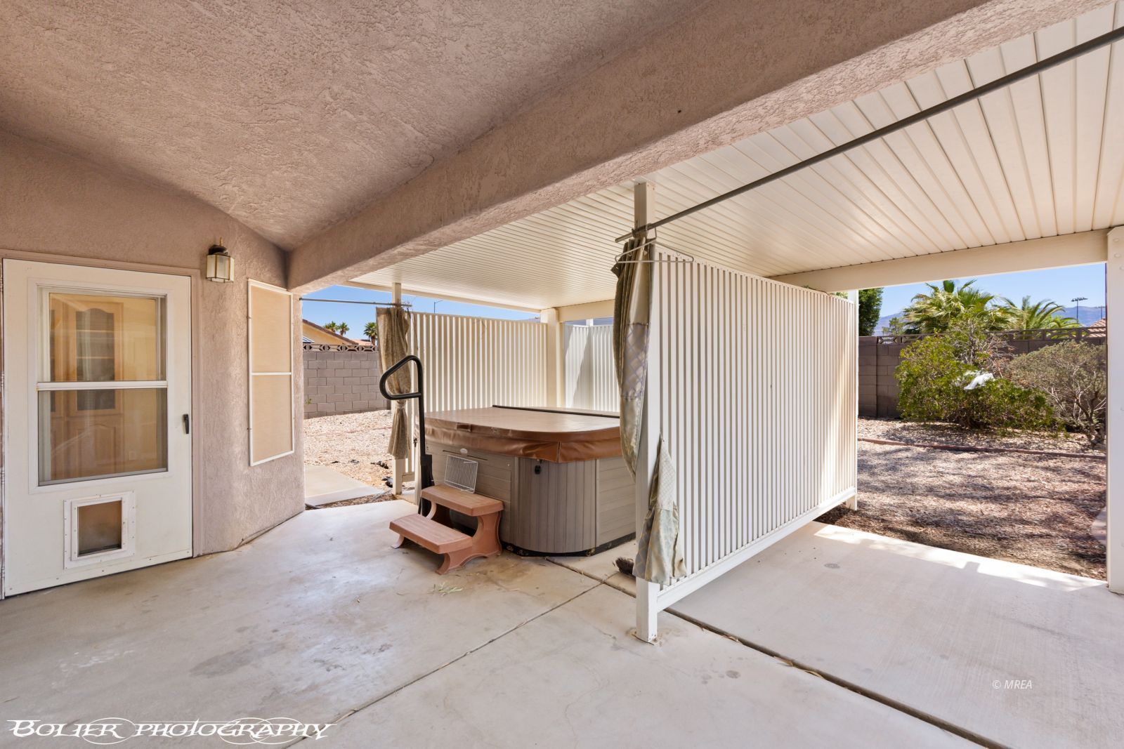 648  Valley View Dr