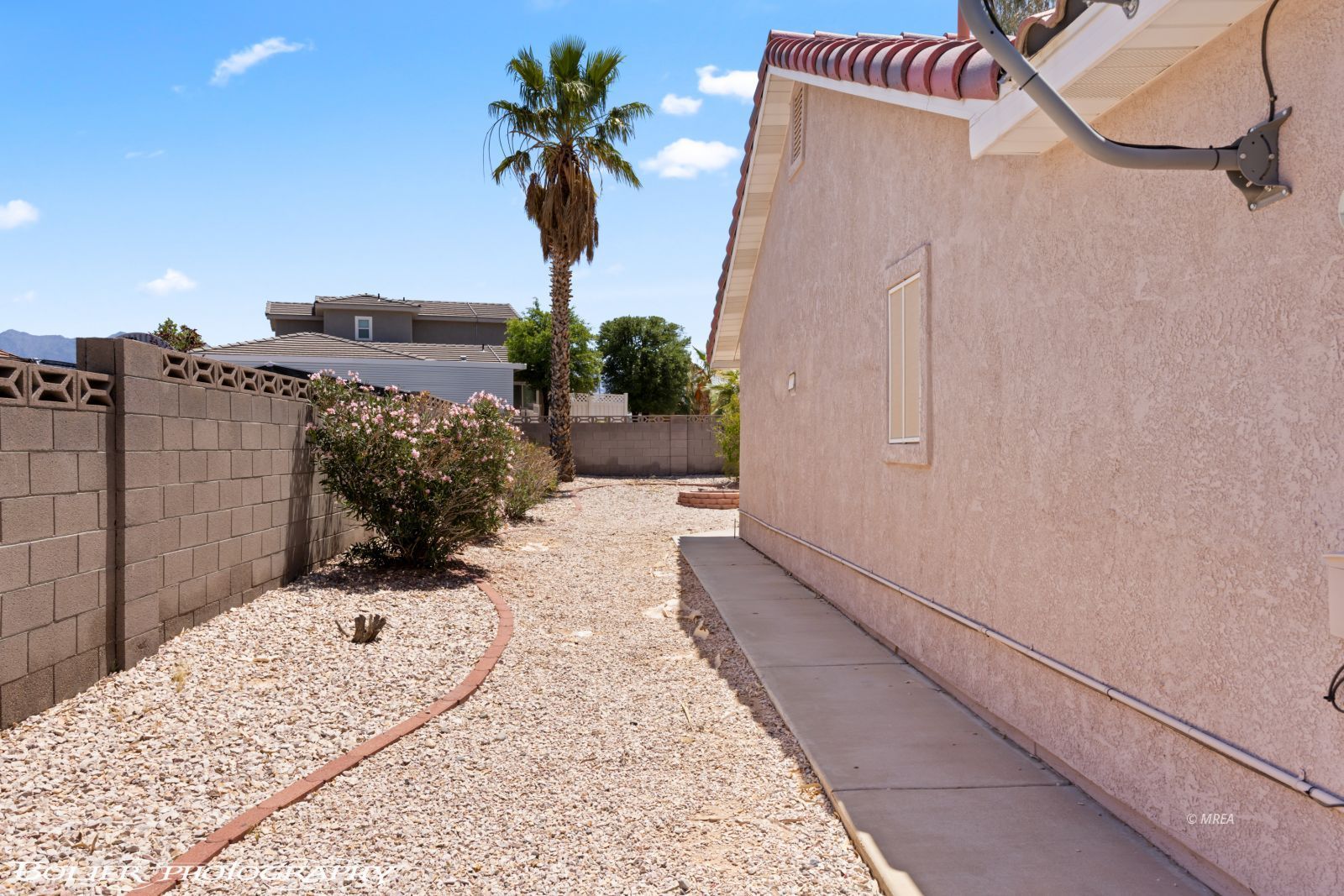 648  Valley View Dr