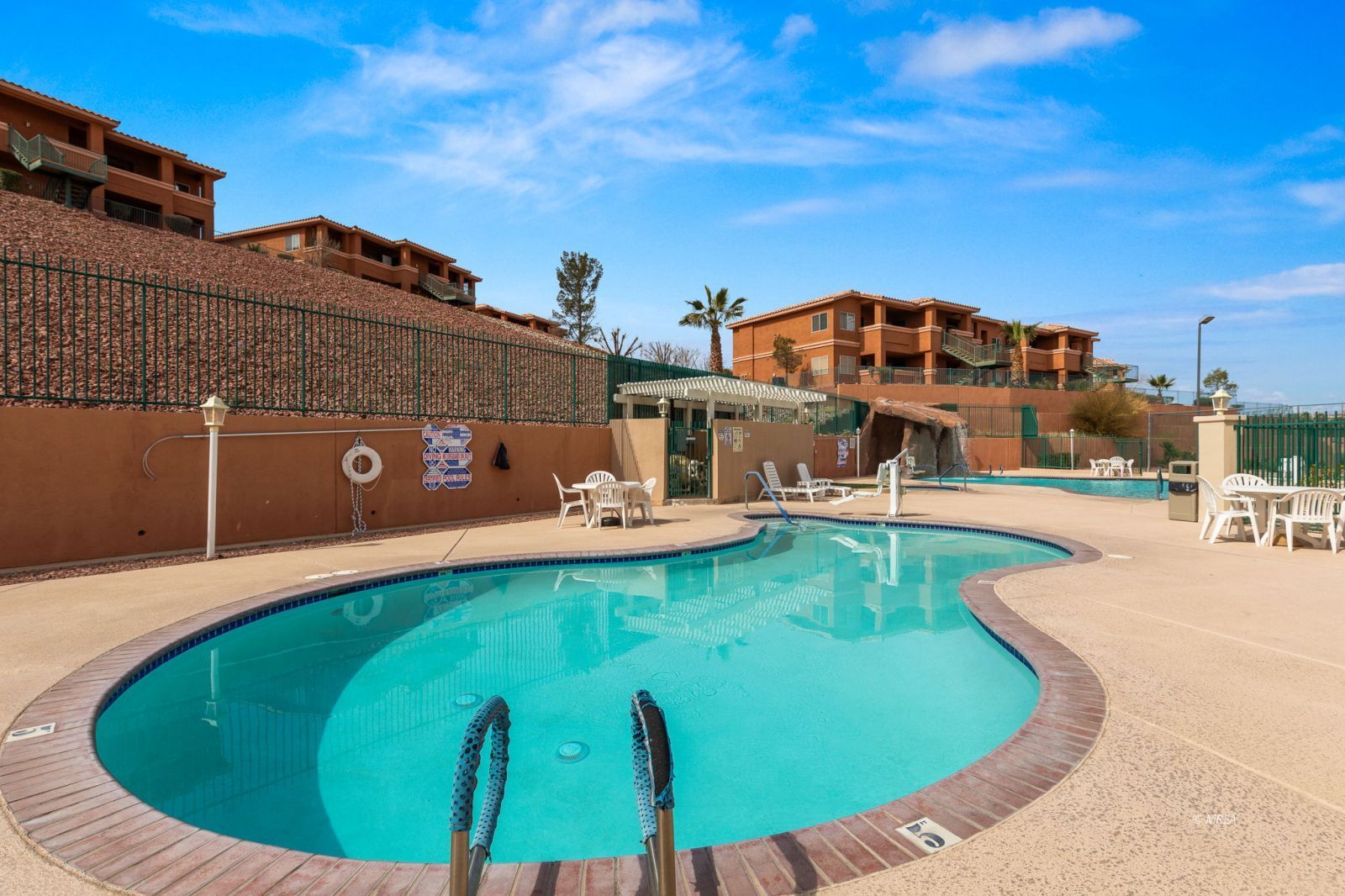 555  Highland Dr #330