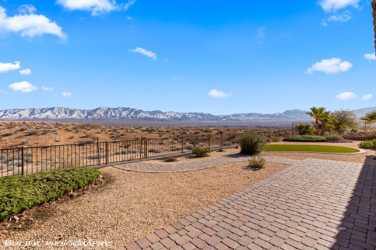 1402  Vista Del Ciudad Dr