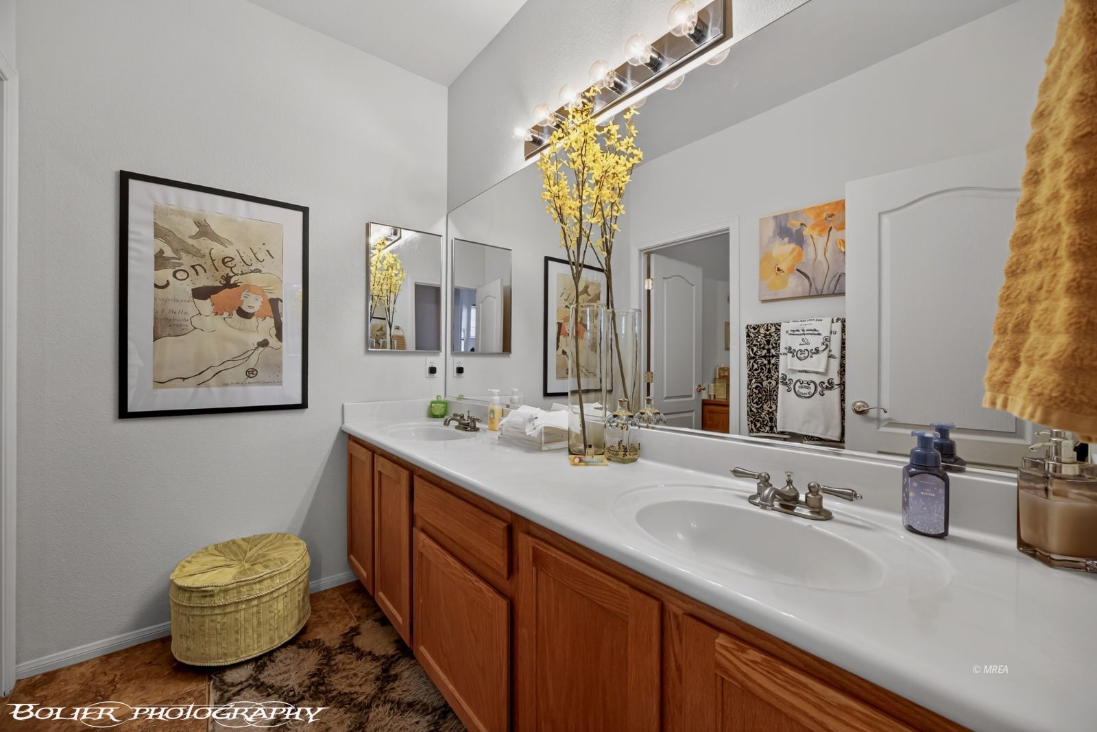 1181  Augusta Hills St