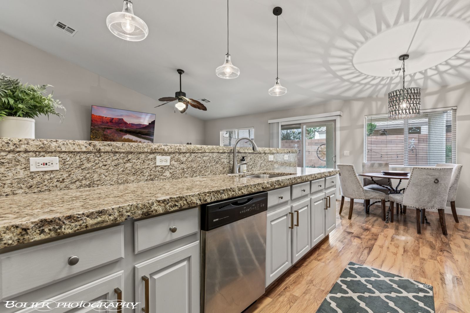 1231  Indian Wells Rd