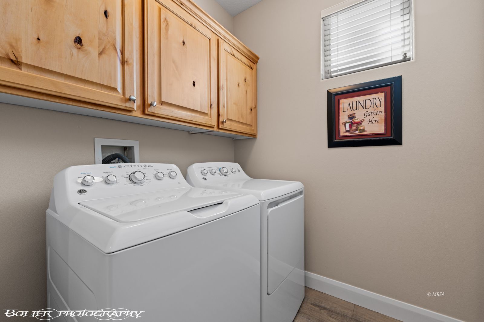 454  Highland View Ct