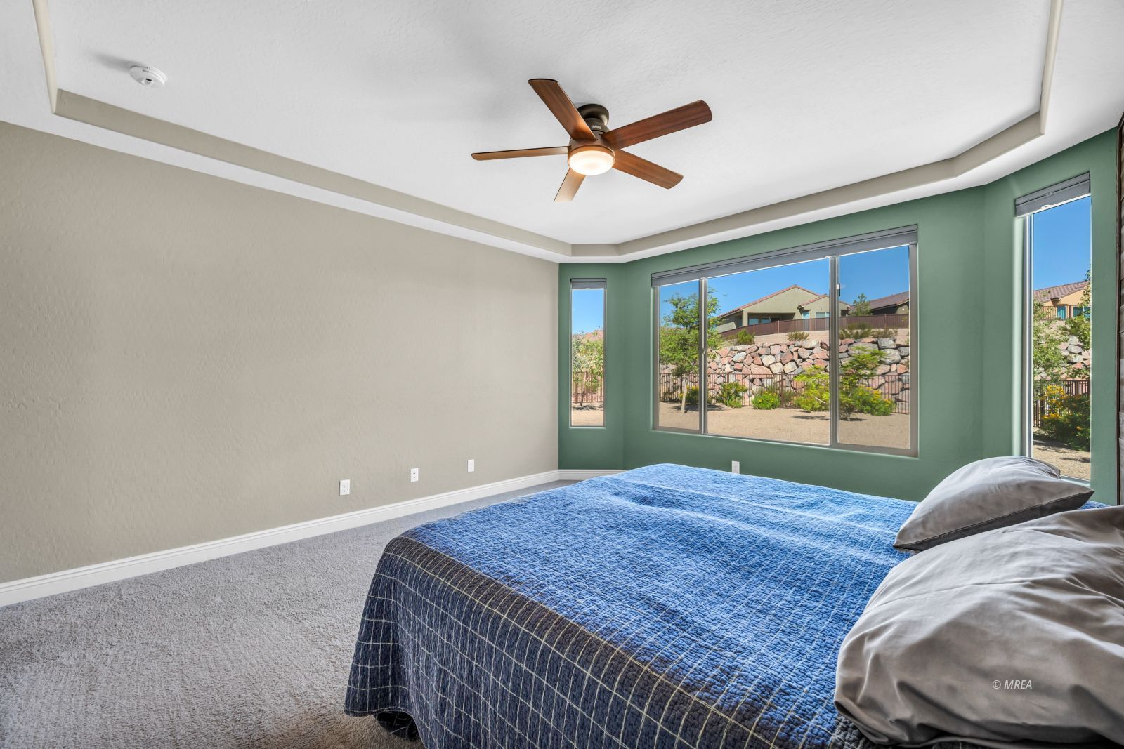 906  Majestic View 