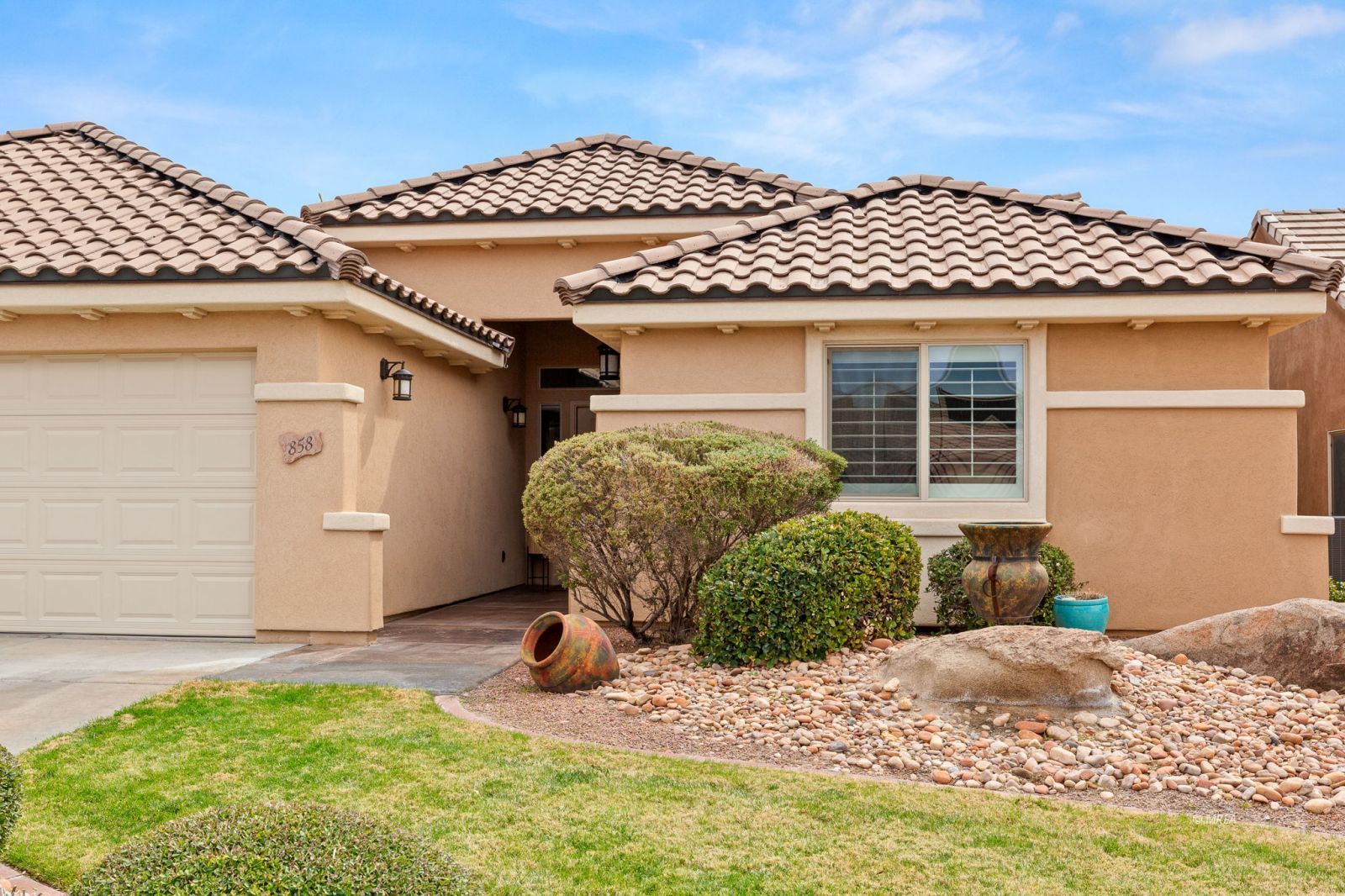 858  Falcon Glenn Dr