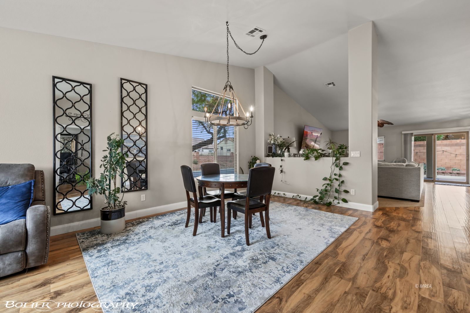 1231  Indian Wells Rd