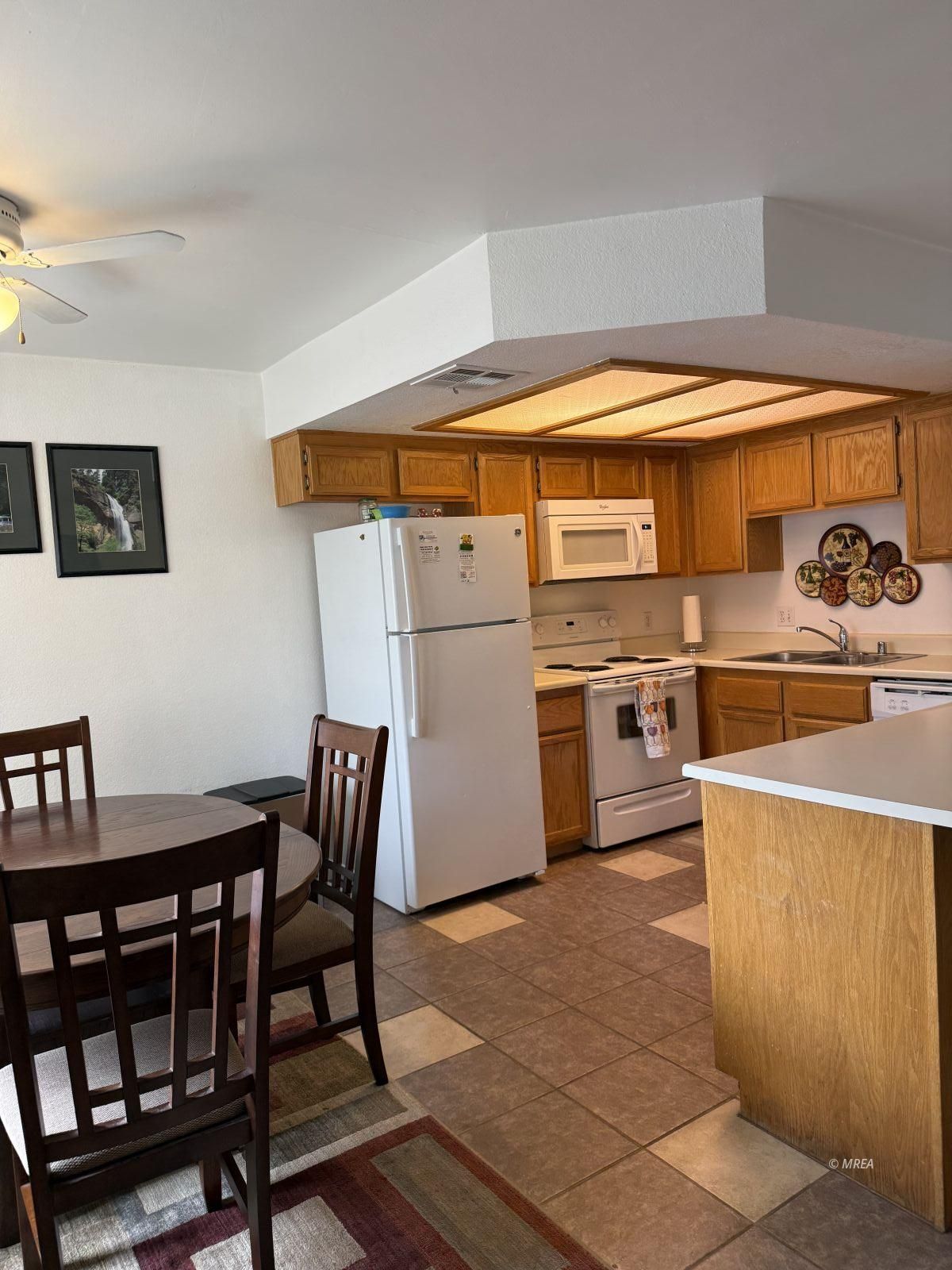 449  Mesa Blvd  #201