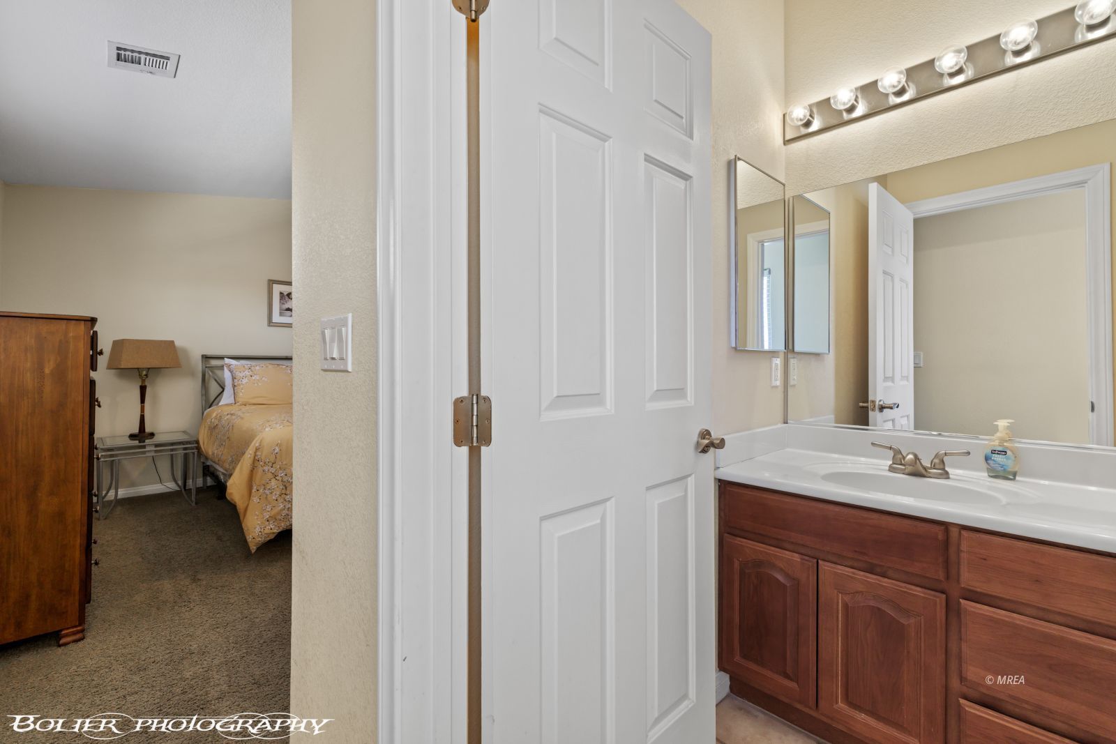 890  Kitty Hawk Dr #524