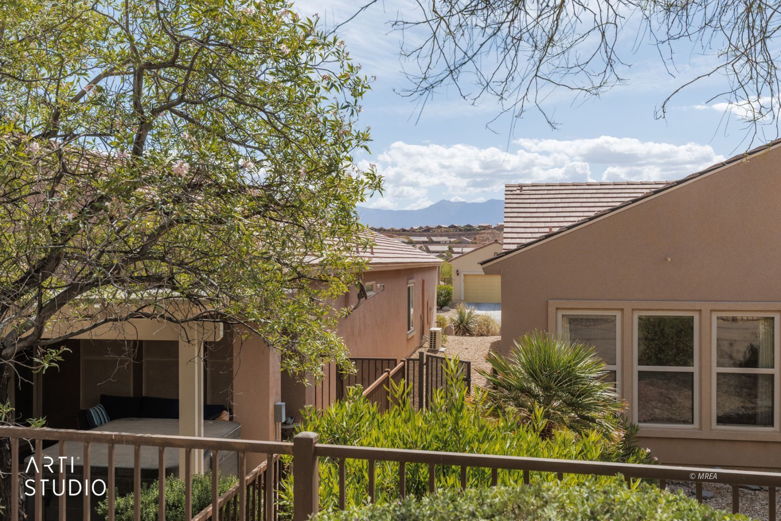 1064  Buckboard Trail 