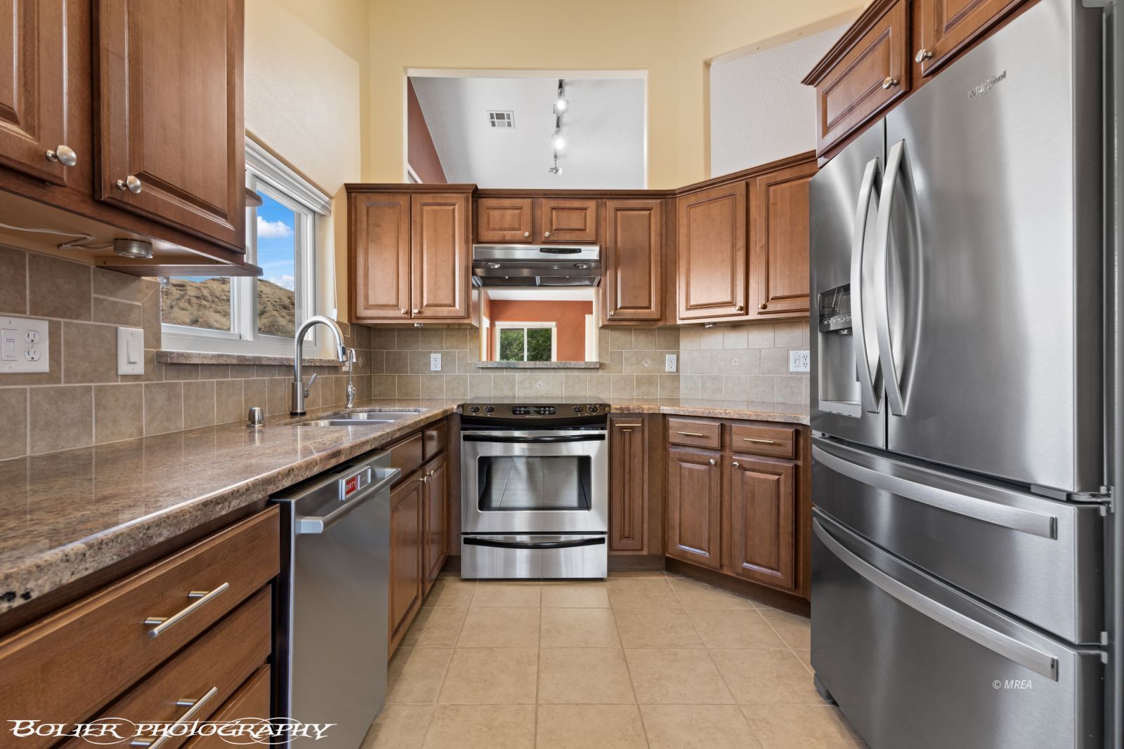 998  Opal St