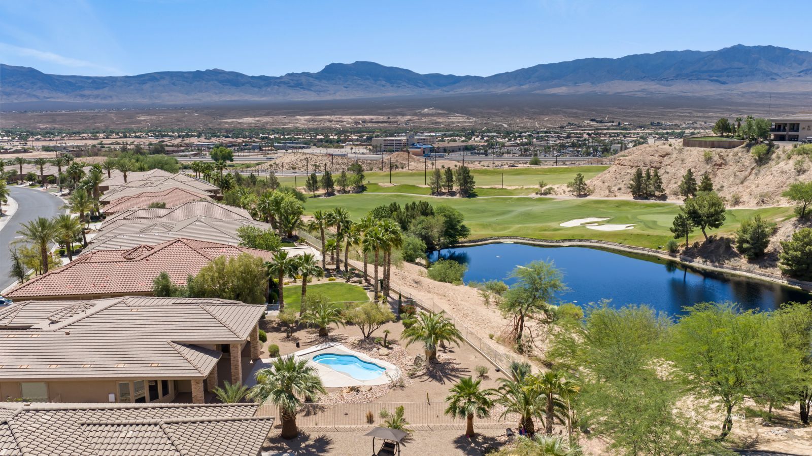 998  Crest View Dr