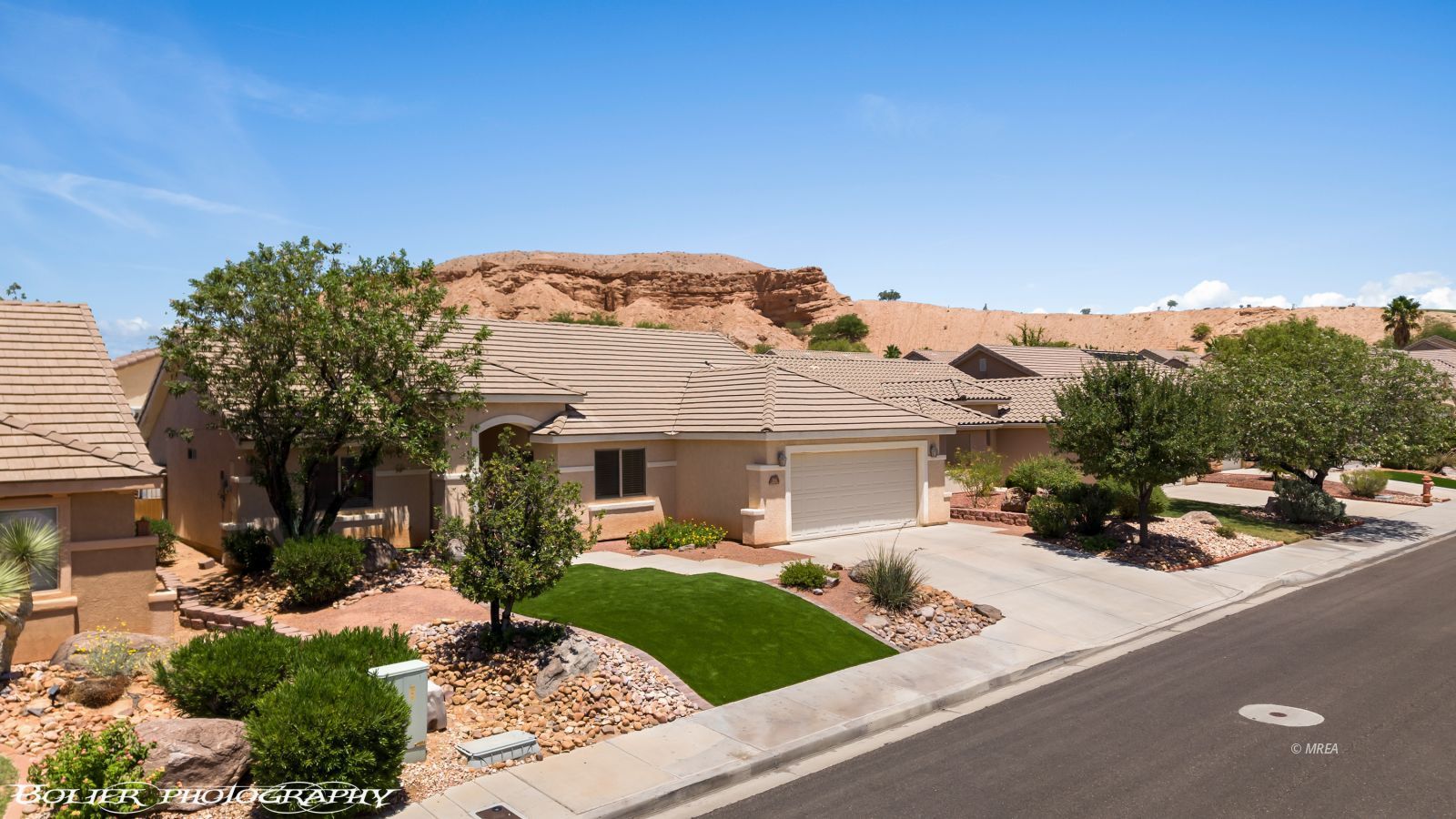 871  Falcon Glenn Dr