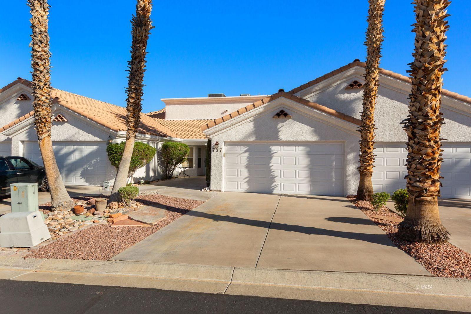 737  Mesa Springs Dr