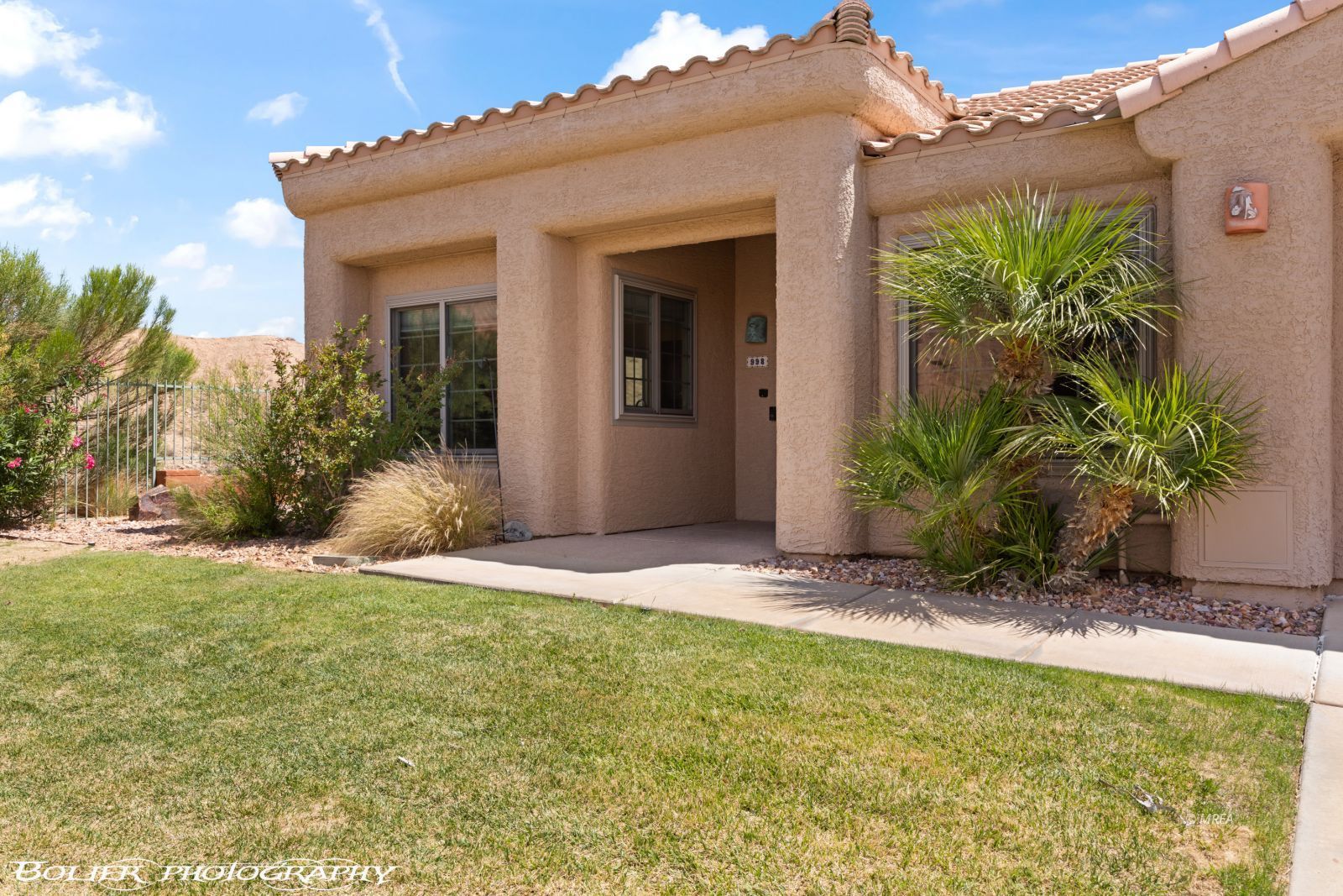 998  Opal St