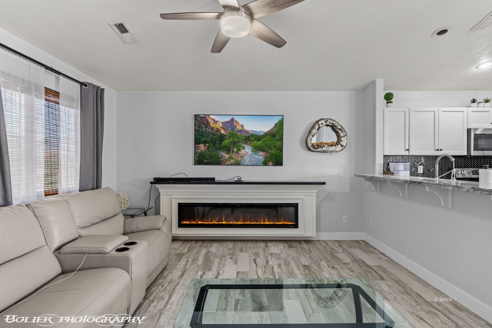 543  Clark St