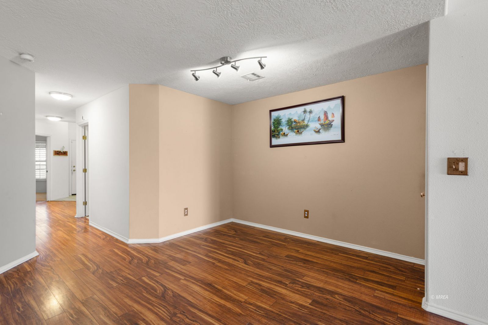 737  Mesa Springs Dr