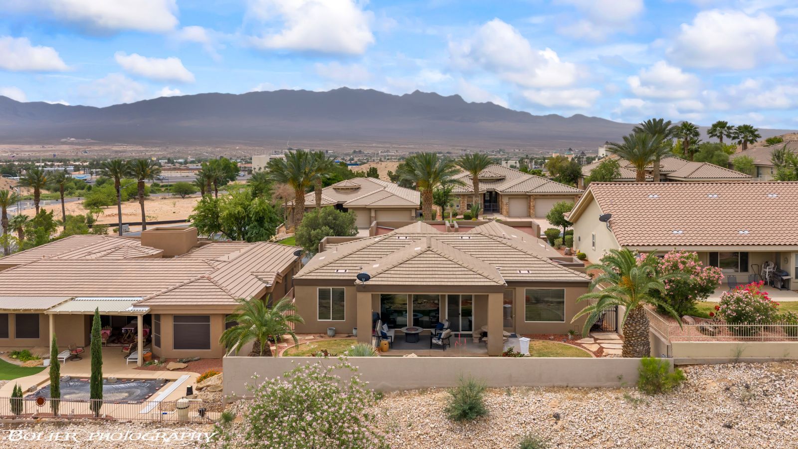 901  Crest View Dr