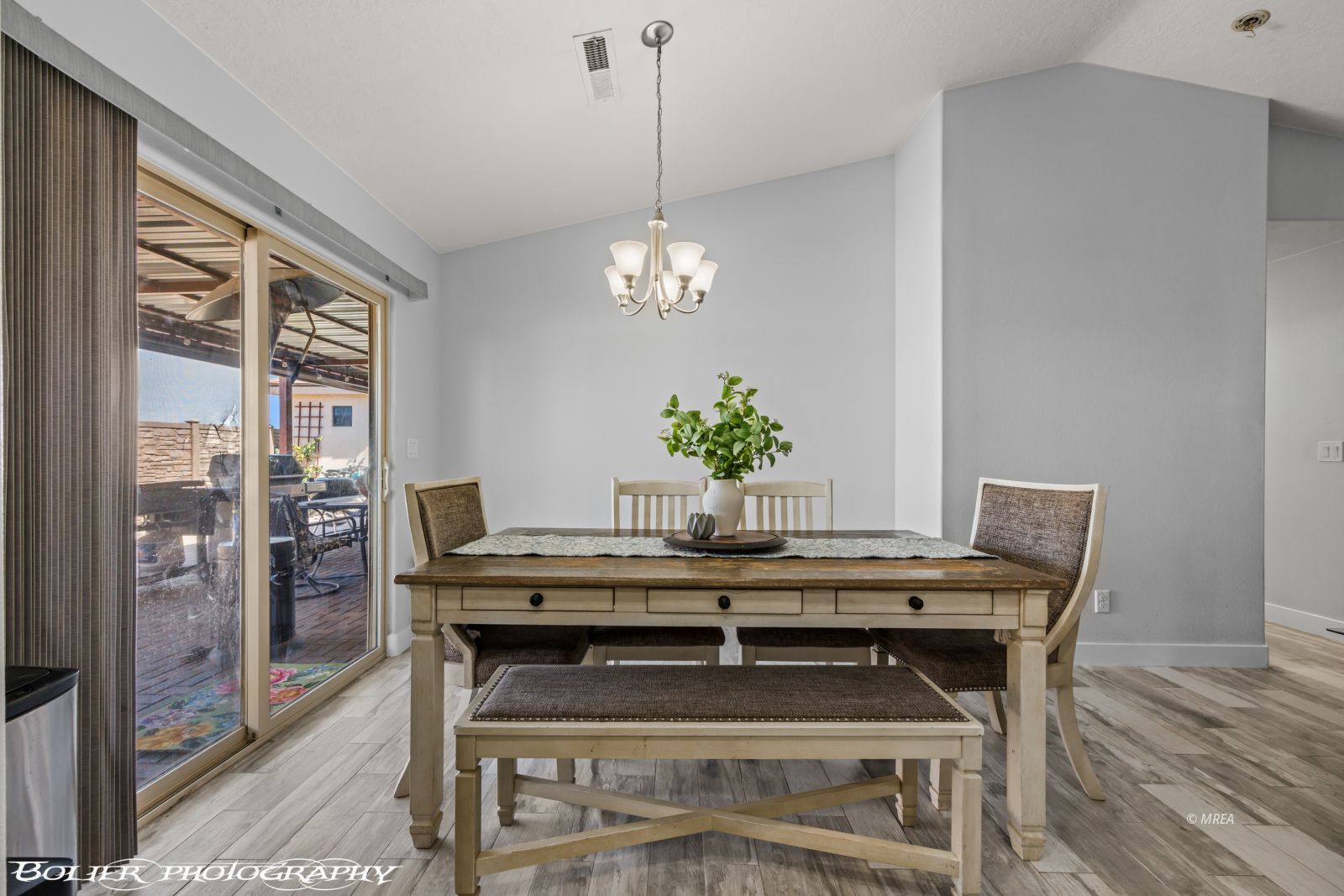 543  Clark St