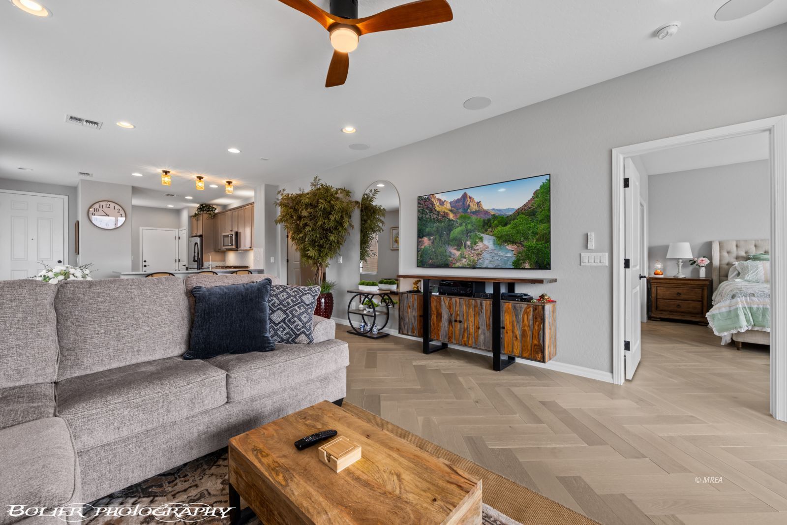 1492  Pin Cushion Ridge 