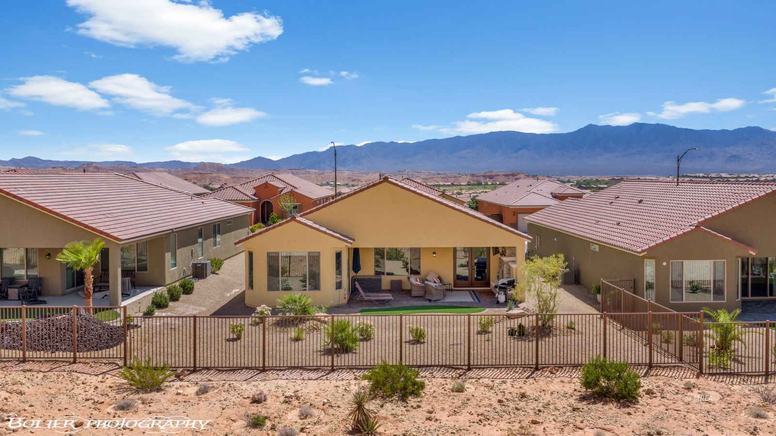 1405  Pin Cushion Ridge 
