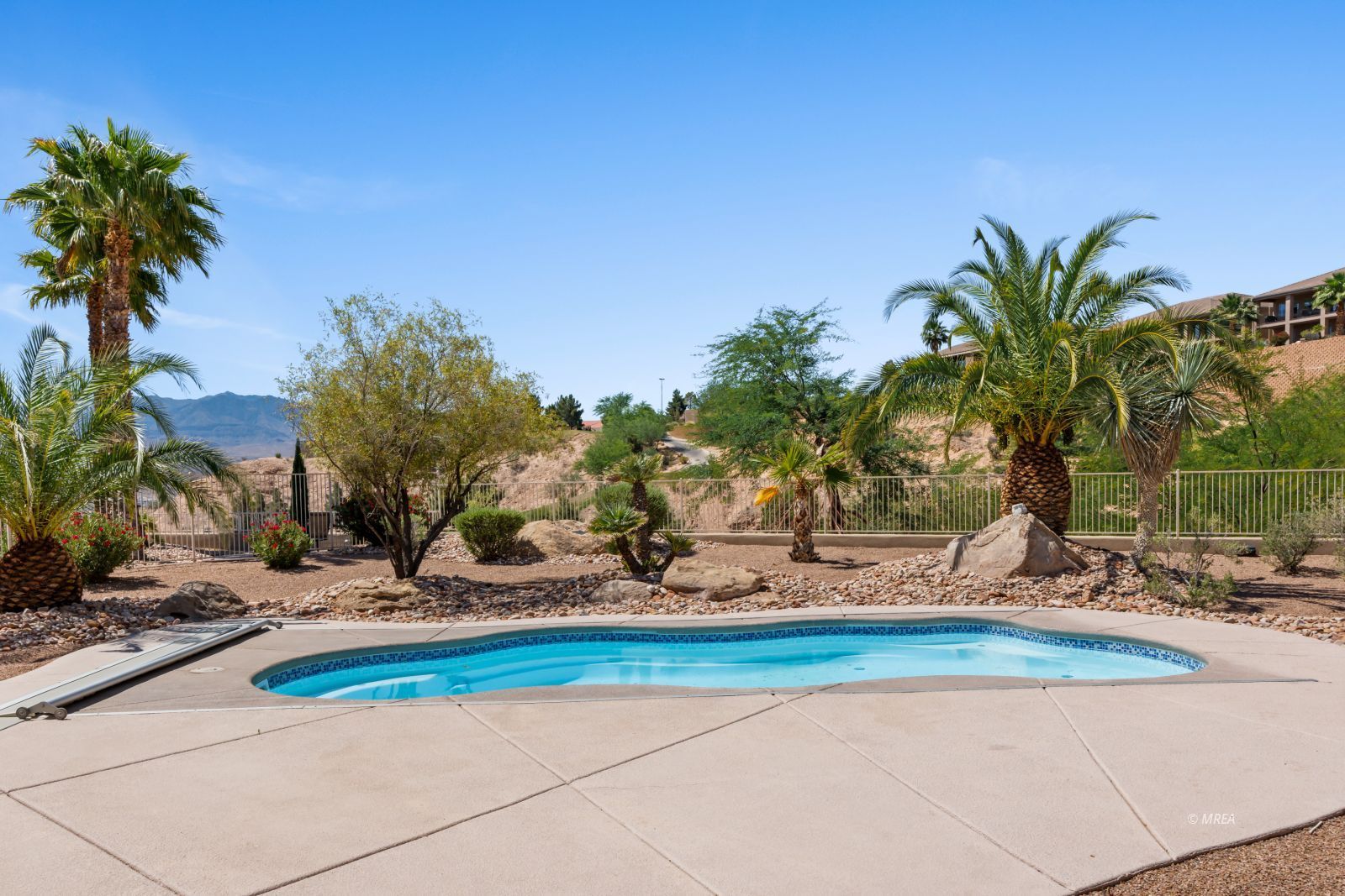 998  Crest View Dr